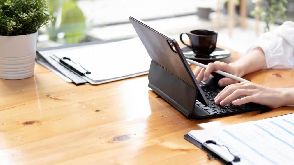 To Avoid Social Stigma Jobless men In China 'Pretend To Work' In Rented Offices know how its work gnr 