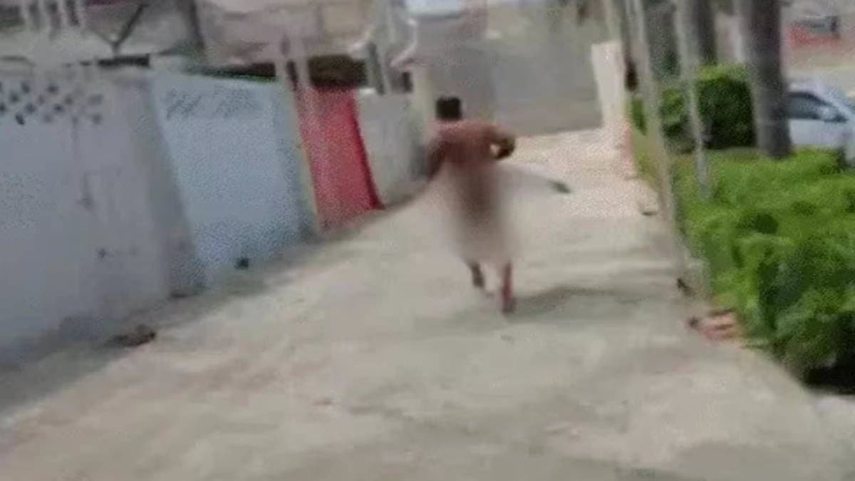 Extra marital couple caught red handed in oyo hotel