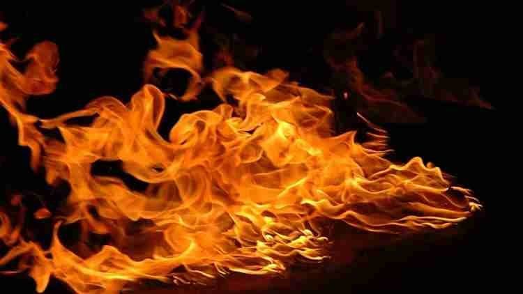 Fire Breaks Out in Jagadhatri Puja Mandap in Chandannagar 
