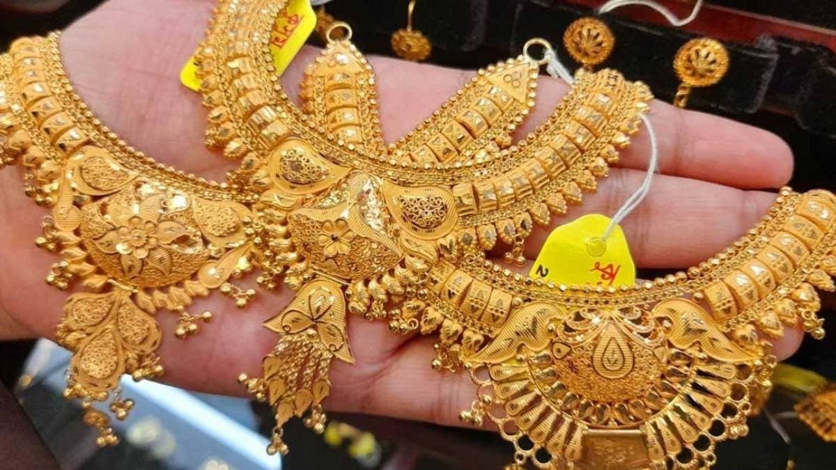 How to Identify pure gold before buying jewellery for marriage here are some tips  lif