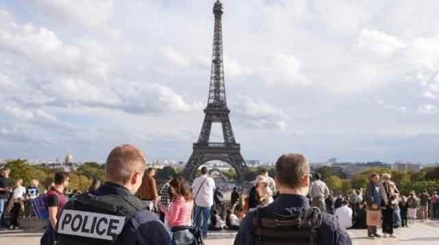 France raises terror alert warning