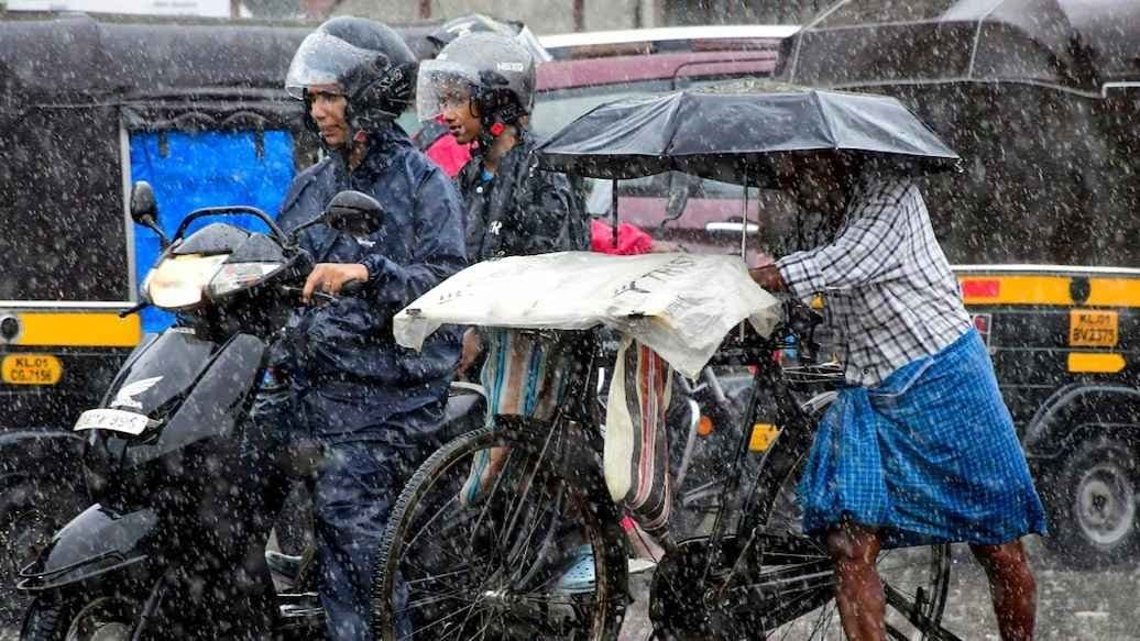 IMD Predicts Heavy Rainfall in Several States For Few Days