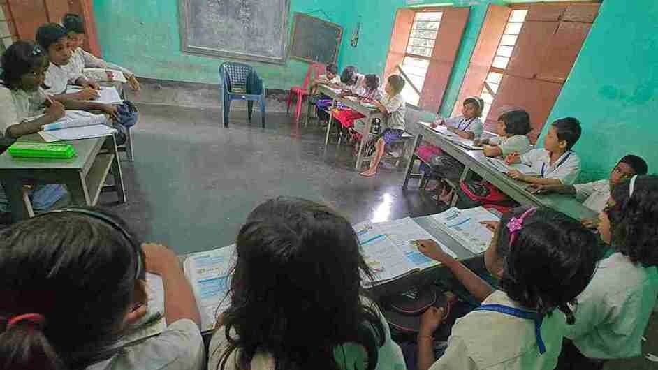 This School in Murshidabad Withdraw Backbench Culture
