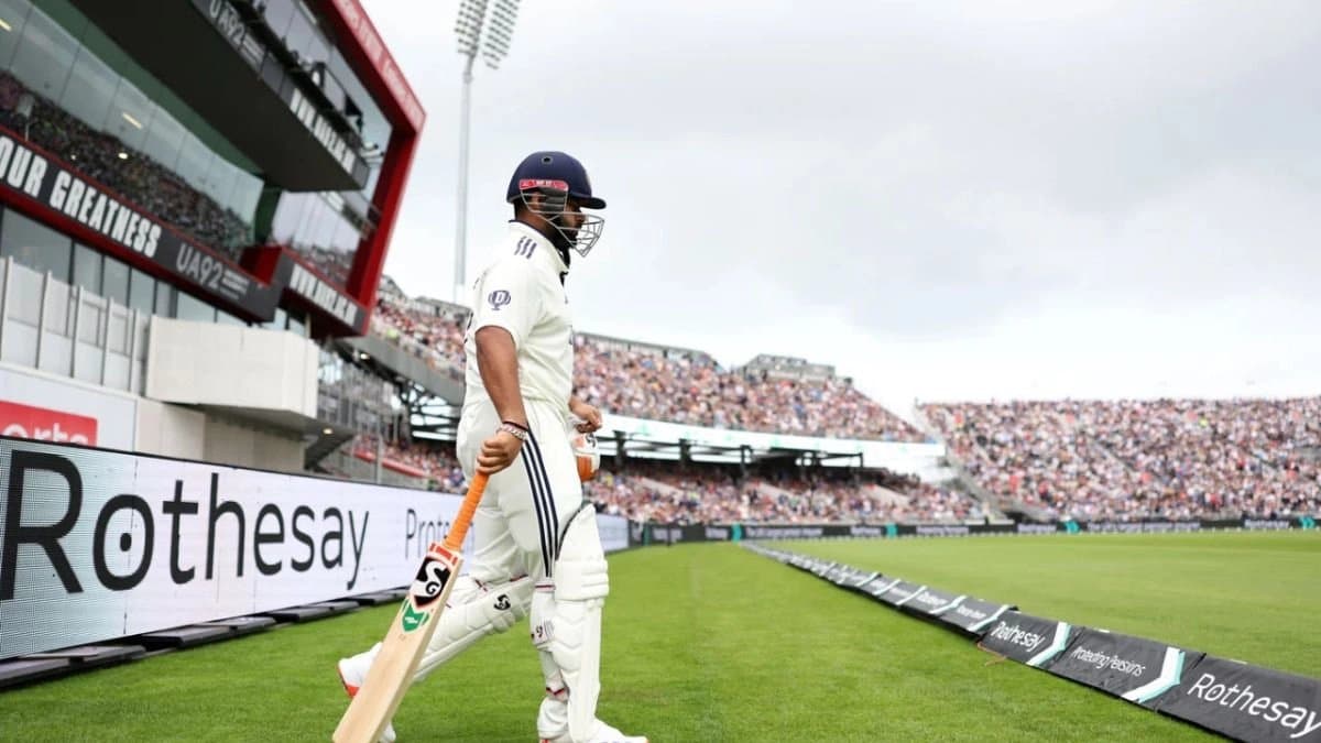 India went six down but in a massive boost Rishabh Pant came out to bat