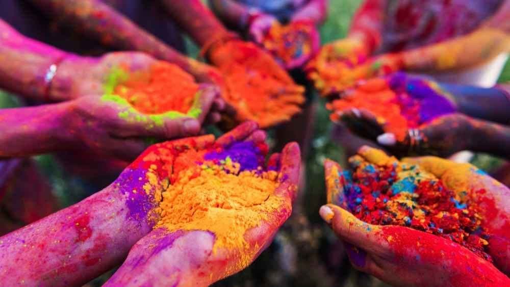 People of Murshidabad till date follow the British rule for Holi festival