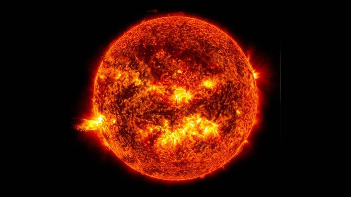 Equal to a trillion hydrogen bombs Is the Sun readying for a violent super explosion gnr