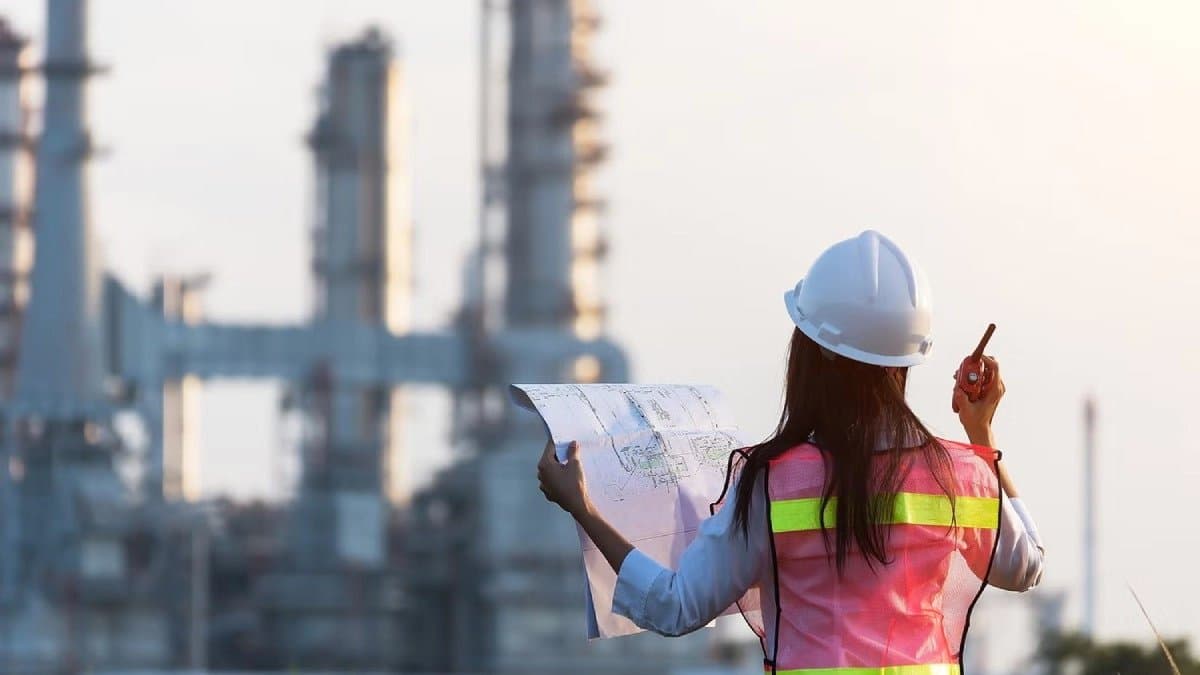 Mukesh Ambani is the richest engineer of India