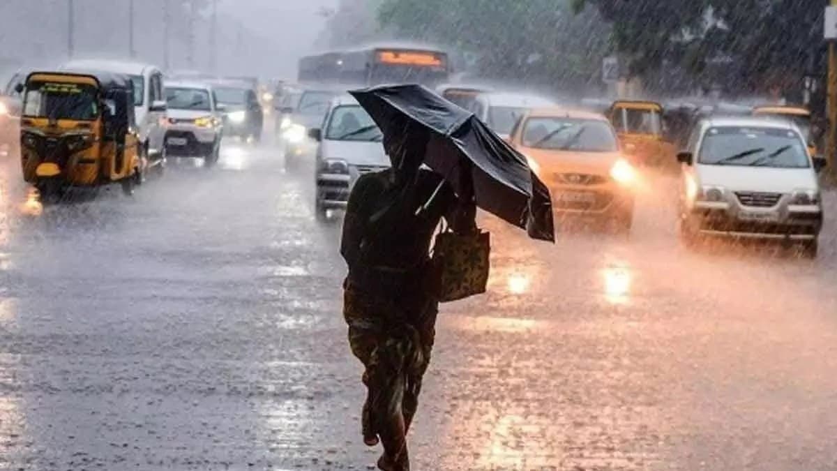 IMD Predicts Heavy to Extremely Heavy Rainfall in 13 States Till 18 May