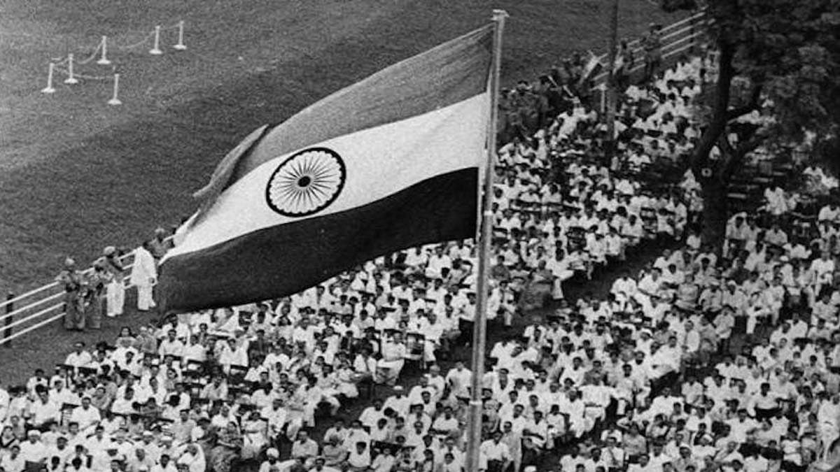 What was the population of the British in India during Independence 