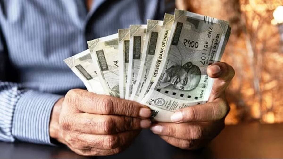 These Vastu Tips help to reduce financial problems and bring happiness in life