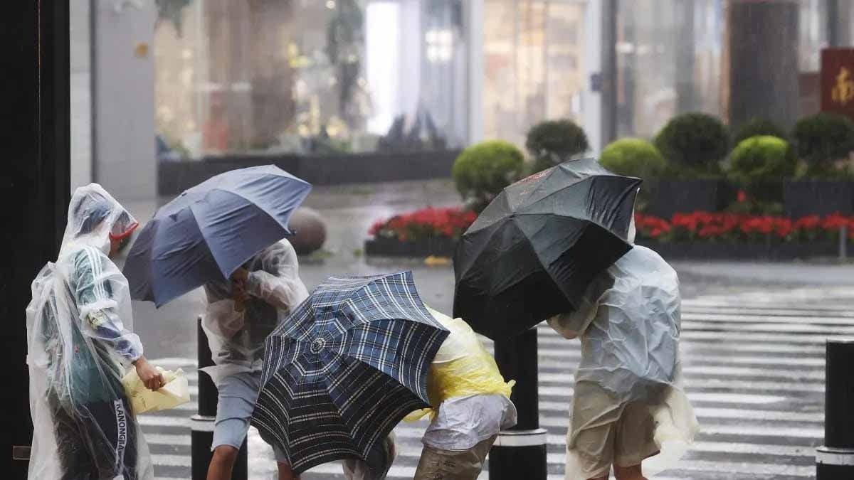 China Storm People Under 50 Kg Advised to Stay Indoors Due to Fear of Being Blown Away