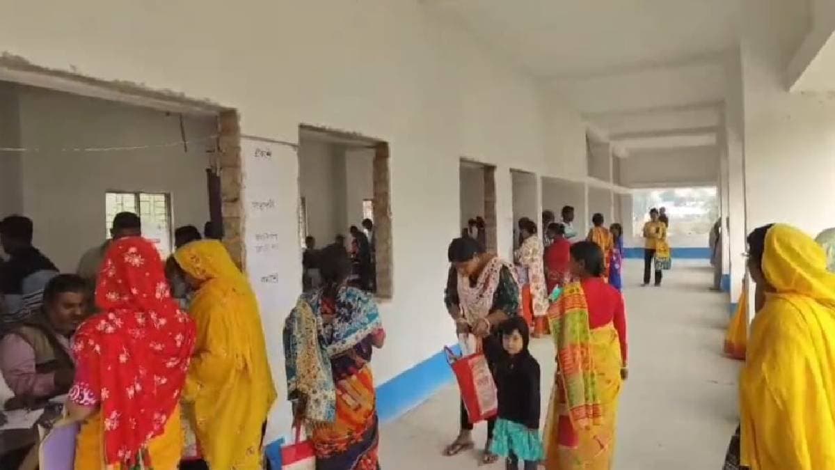 A panchayat pradhan of bongaon orders to pay panchayat tax first to get duare sarkar facilities gnr