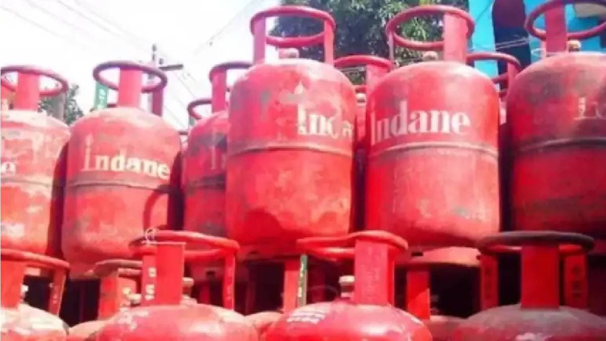 Commercial LPG Cylinders Price Reduced By Rs 7 gnr