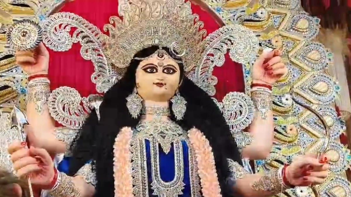 chandannagar-jagadhatri-puja-2025 road accident one died