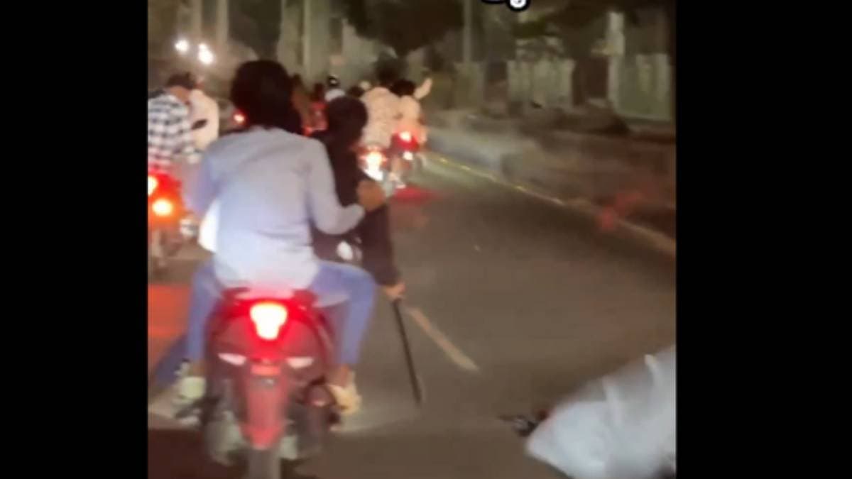 Bengaluru youths arrested for brandishing swords gnr