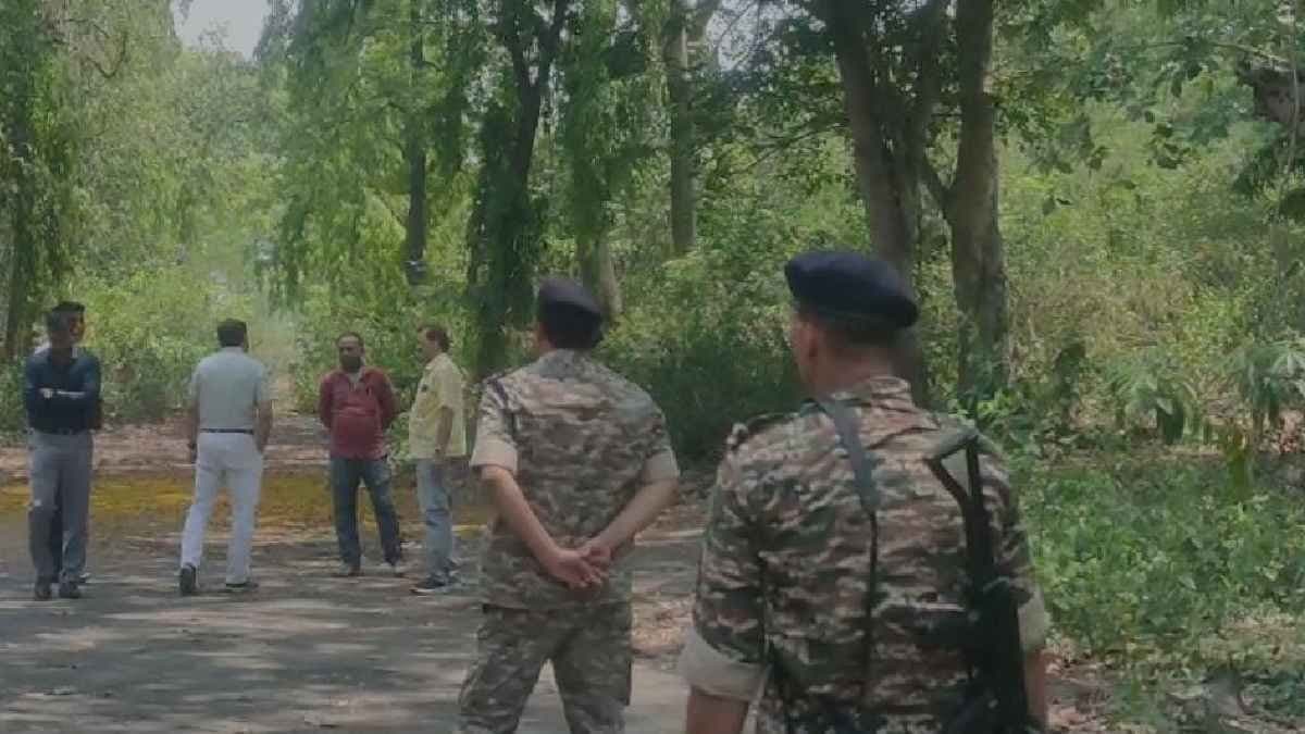 CRPF DIG visits closed Hindustan Cables Factory in Asansol