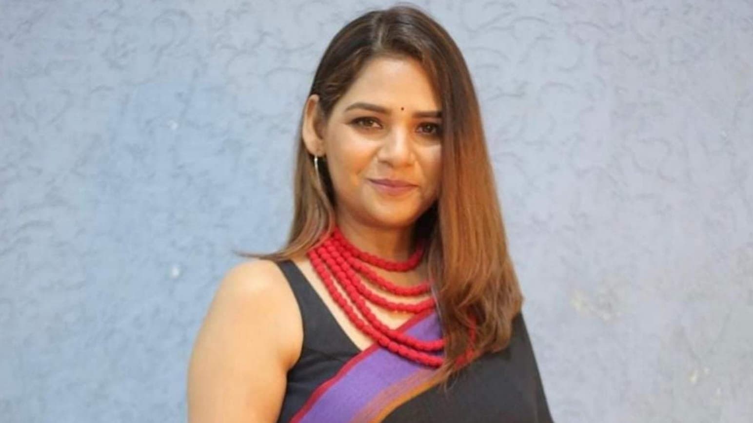 bengali actress sudipta chakraborty going to host on sun bangla non fiction show lakh takay lokkhi labh ent