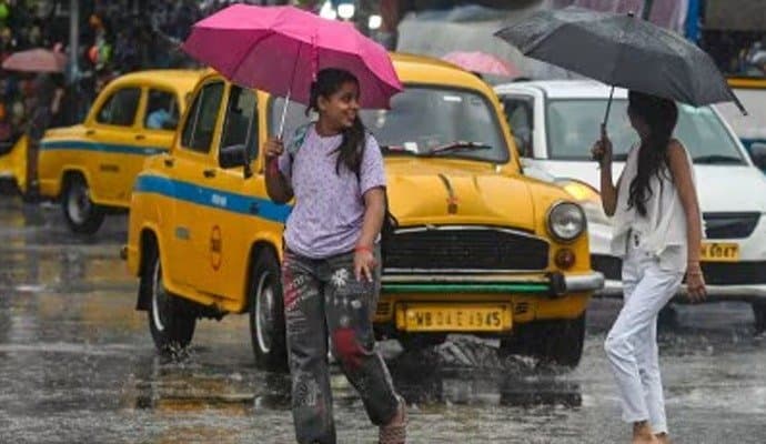 Intense cyclone formation over Bay of Bengal, heavy rainfall in south Bengal
