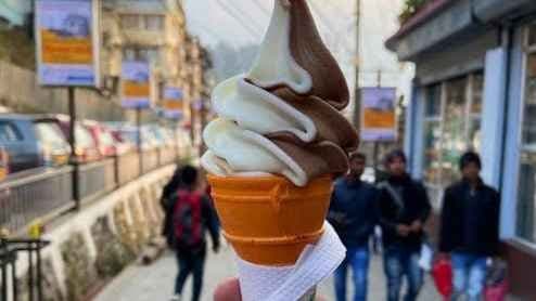 Temperature Rises in Darjeeling Tourists Enjoying Icecream