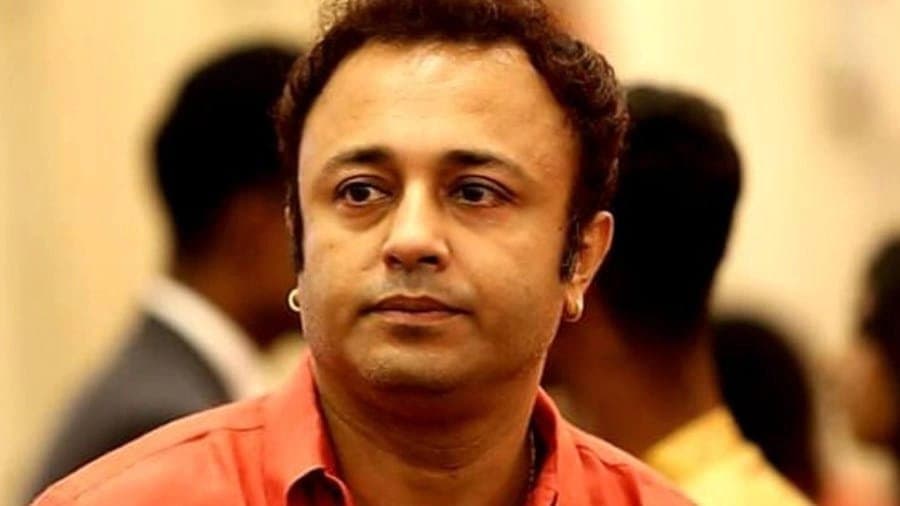 Actor Joyjit Banerjee commit a road accident 