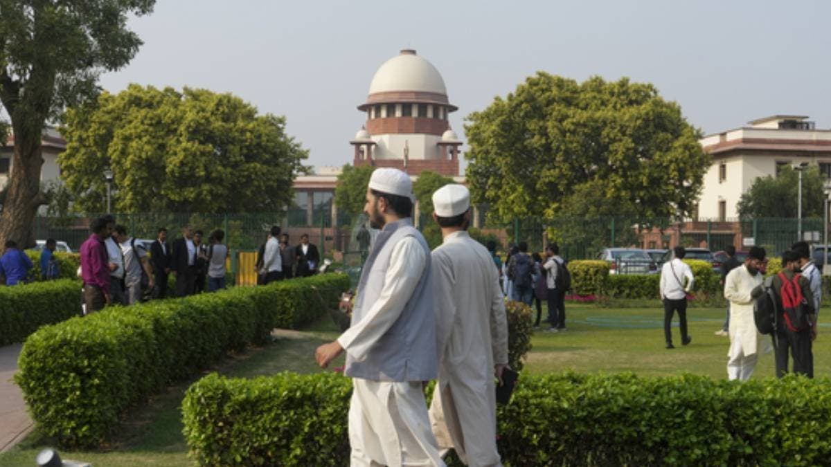 Top court gives seven days time to centre on Waqf bill