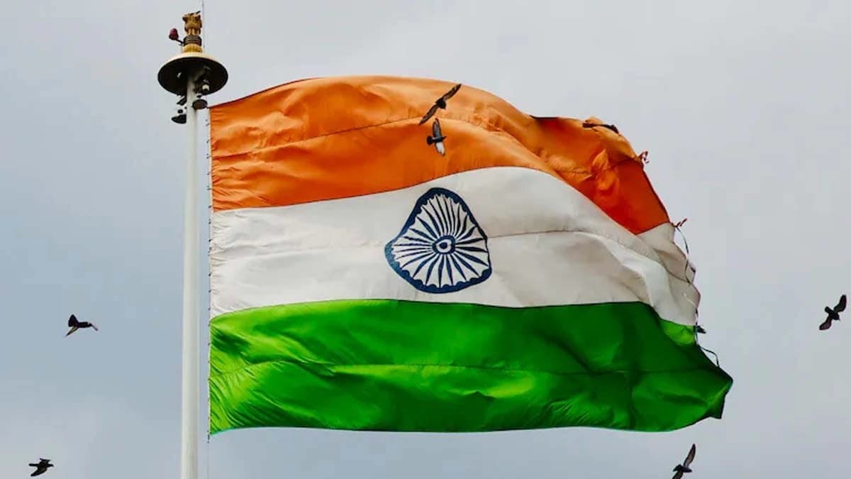 Know the meaning of the 24 spokes of the Ashoka Chakra in the middle of the tricolor national flag of India