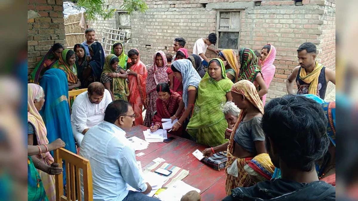 Bihar special intensive revision survey finds many voters from Nepal Bangladesh Myanmar sources