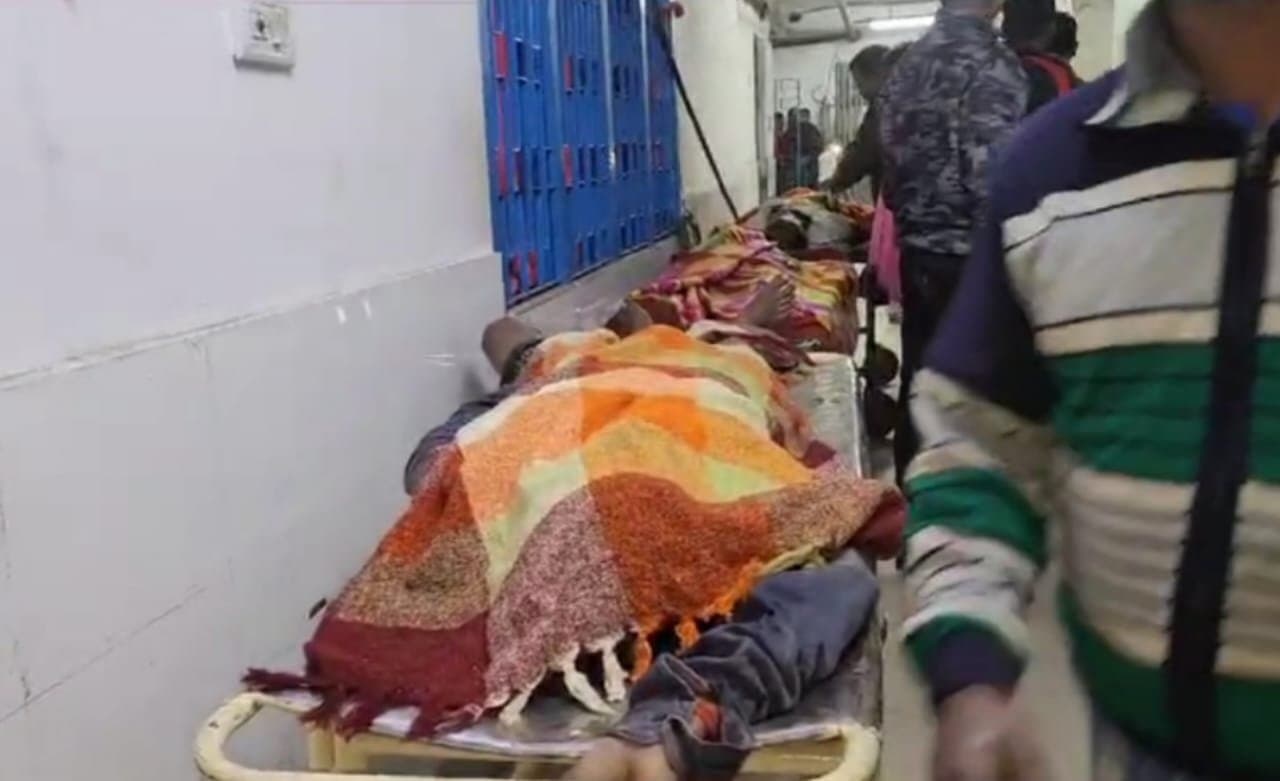 Three killed, 36 injured in road accident in murshidabad