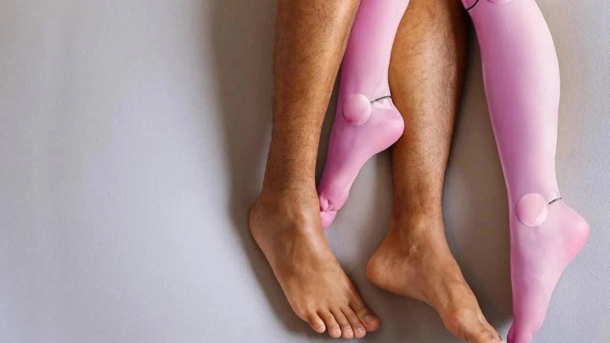 Arizona Man left his four kids in car without ac to visit adult toy store