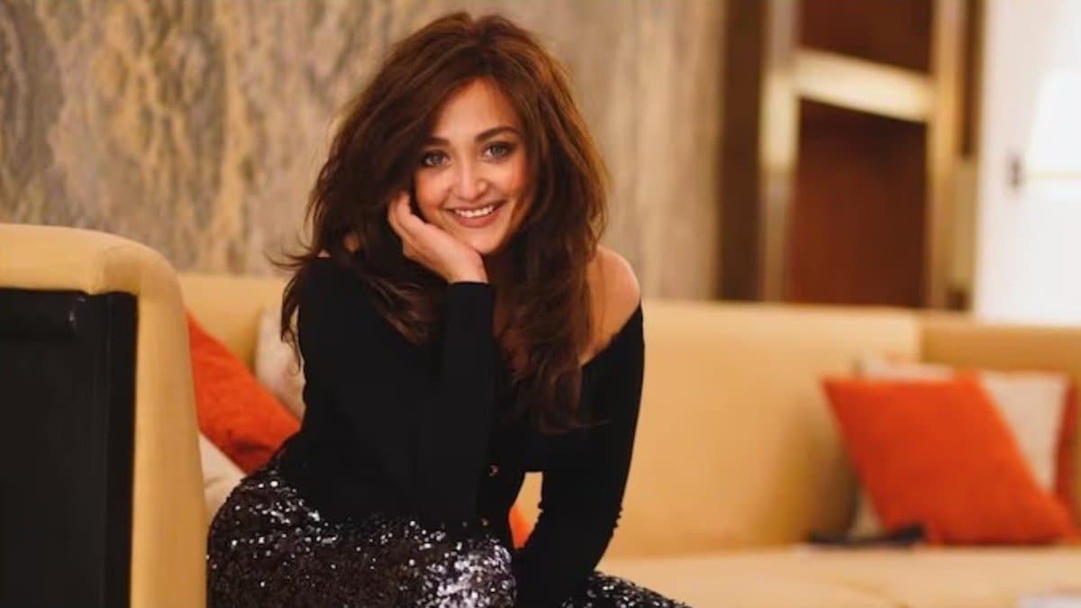 Monali Thakur shuts down her Varanasi show over poor management video goes viral ent