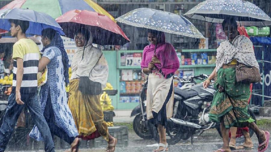 IMD Weather Forecast Very Heavy Rainfall Thunderstorm Warning in North Bengal Till Next Sunday 