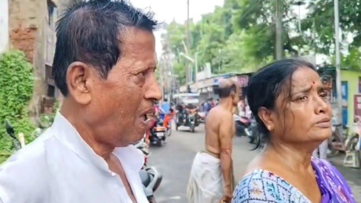 people gathered at Chinsurah ghat on Mahalaya