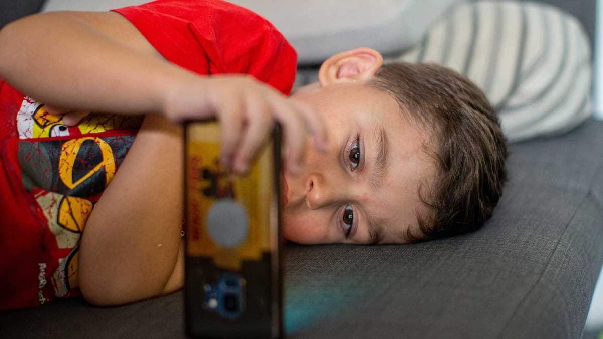 virtual autism is not good for your child's future and for mental health also lif