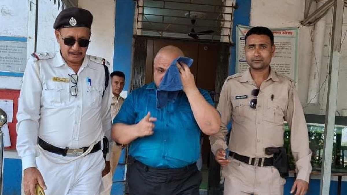 Fake ADG Coast Guard detained by Chandannagar Police gnr