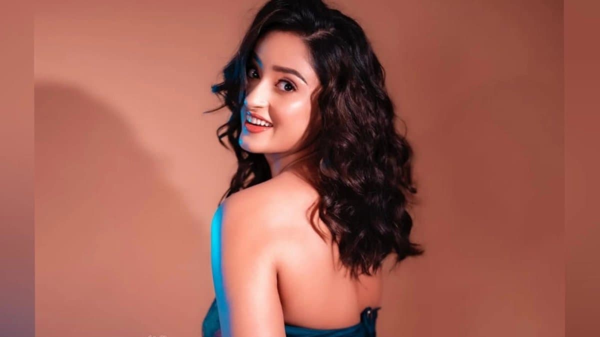 Tollywood actress Debadrita Basu joins the cast of upcoming bengali movie Shekar