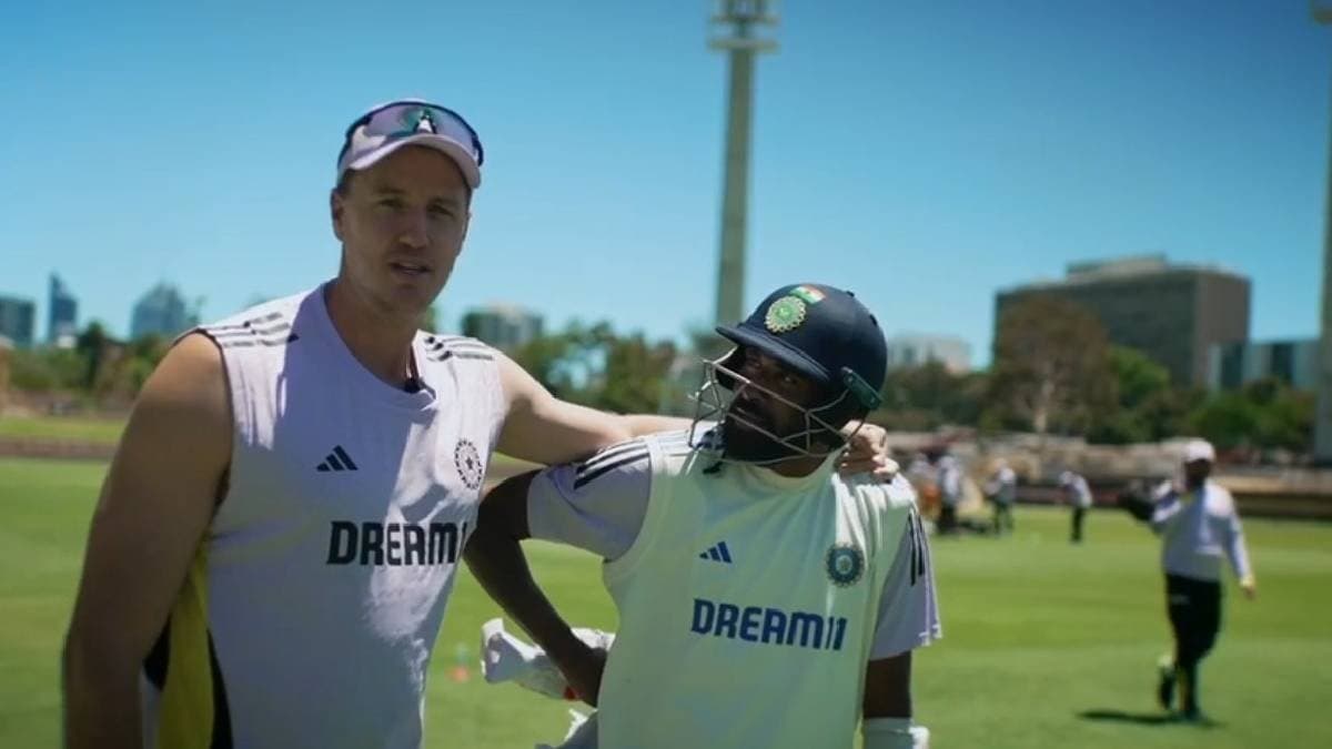 Morne Morkel kisses Mohammed Siraj in viral BCCI video spt