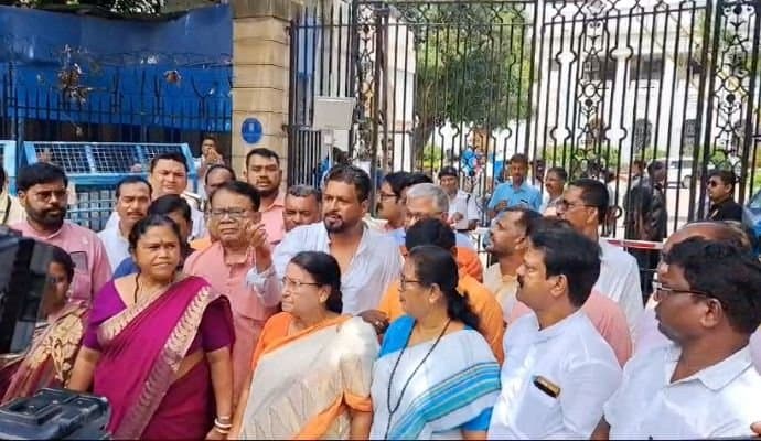 Tmc mla protest in wb assembly against mamata banerjee humiliation in niti aayog meeting