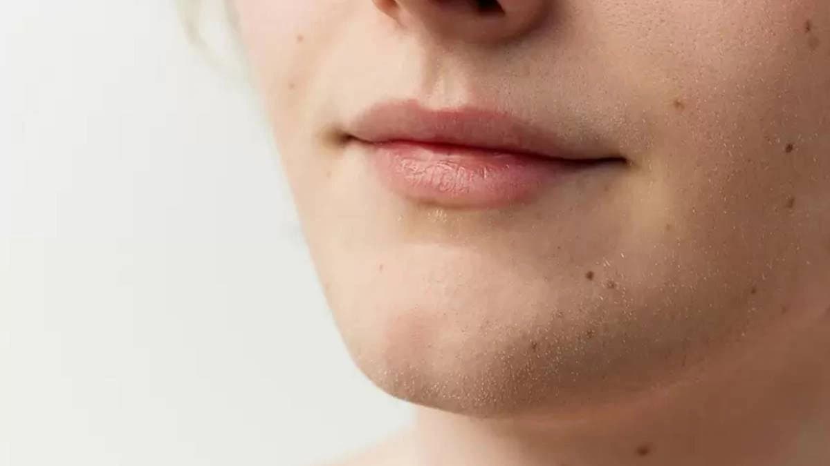 Mole on lips has an astrological meaning