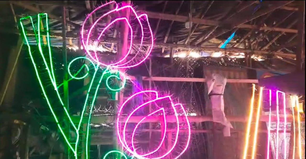 Ayodhya is getting decorated with  light of Chandannagar