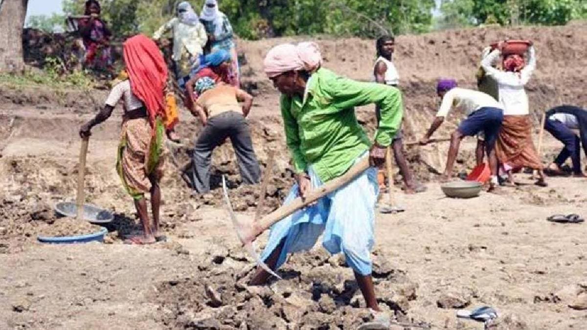 Centre increases wages for unskilled manual workers for MGNREGS