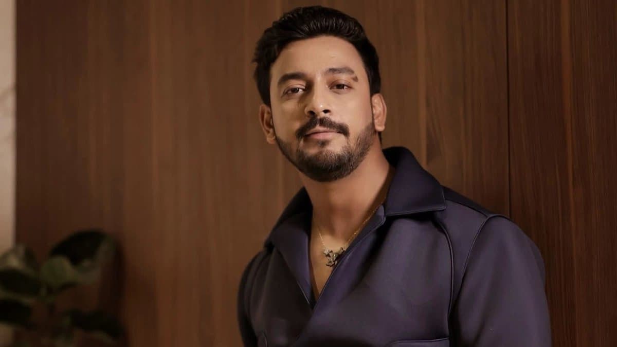 Tollywood actor Bonny Sengupta got injured on shooting floor 