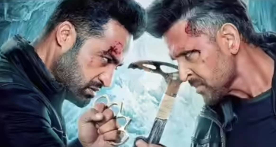 Hrithik roshan and junior ntr unfollow each other post war 2 release