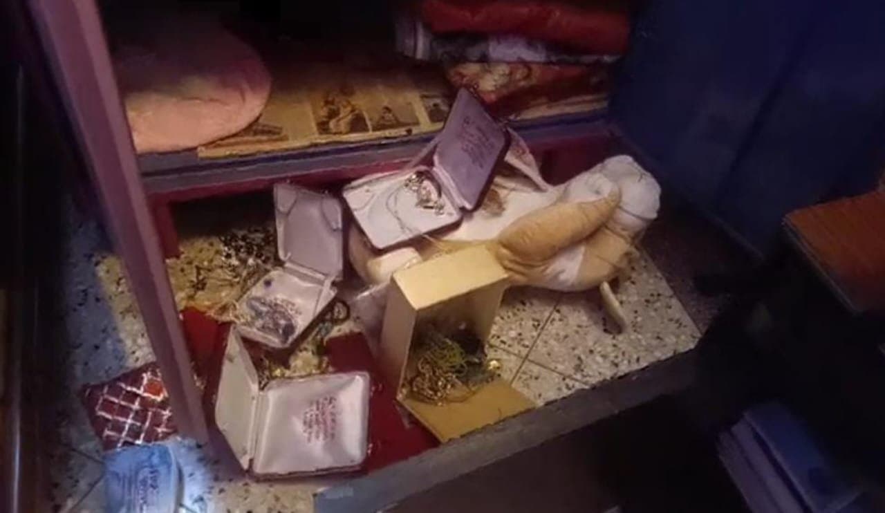 Jewelry, money stolen from behala home