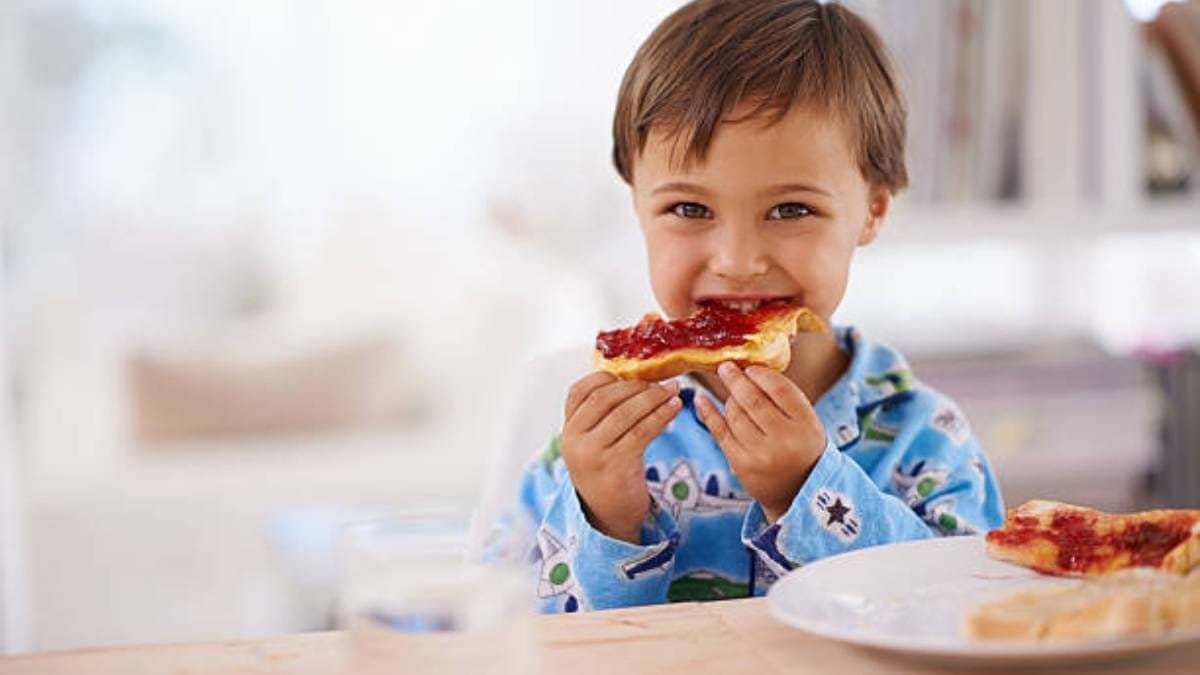 this home made jam made with beetroot and apple can gives your child many healthy nutritions including protein and magnesium lif
