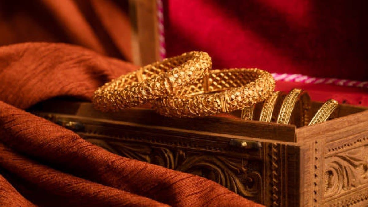  Gold Price Today Huge Price fall Check 22 and 24 Carat Gold Price on 3 October