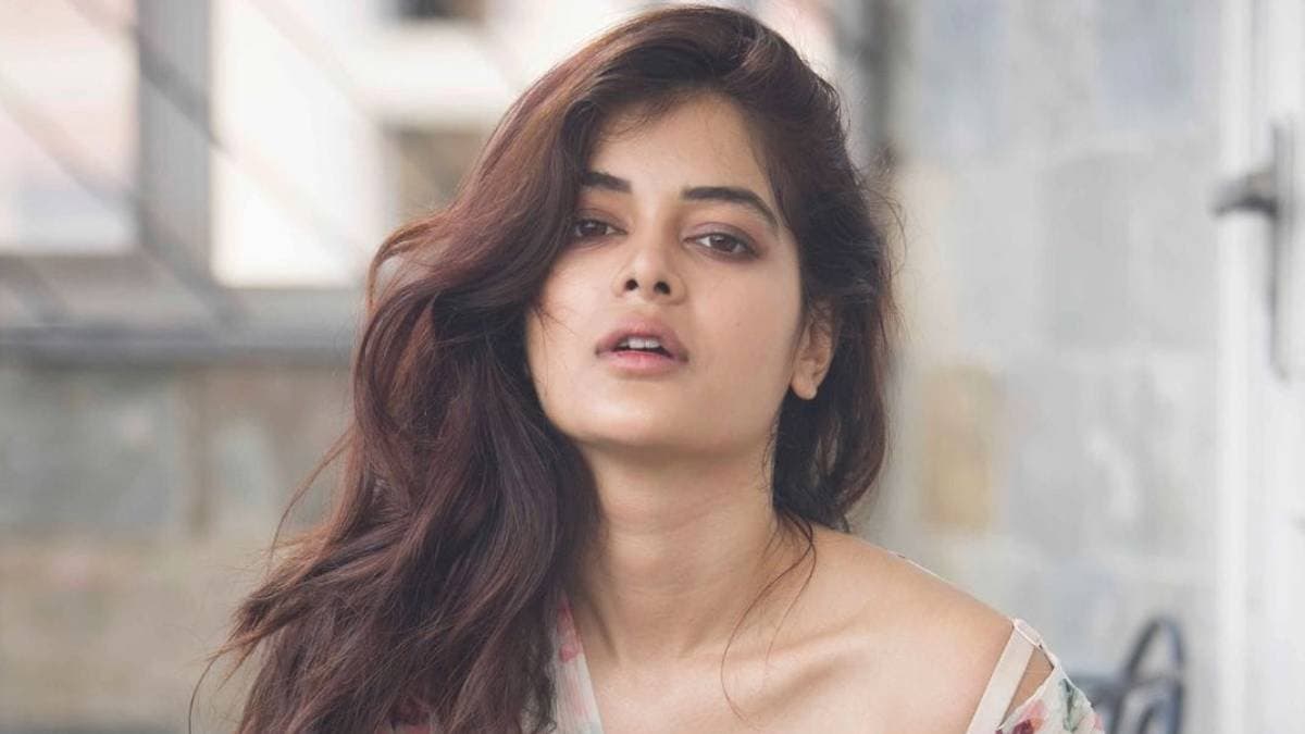 Bengali Actress Madhumita sarkar reveal that with whoom she went to hills during shooting ent