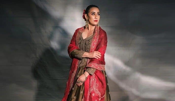 Manisha Koirala: প্রেমের খোঁজে বনশালির 'মল্লিকা জান'! ক্যান্সার, বিবাহবিচ্ছেদ মানেই কী জীবন স্তব্ধ? 
