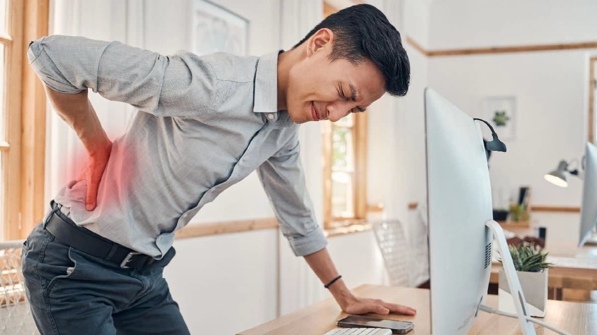 How to protect your spine if you have a desk job