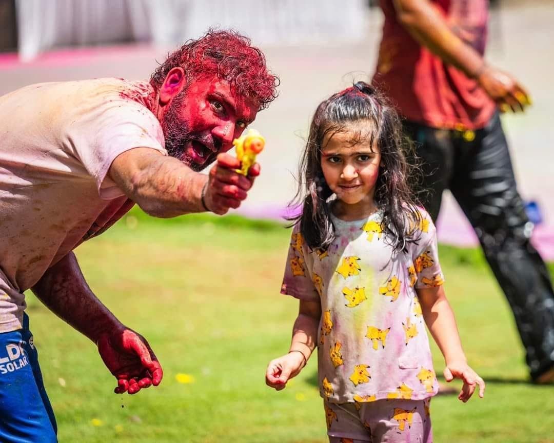 Rohit Sharma plays Holi with family and teammates 