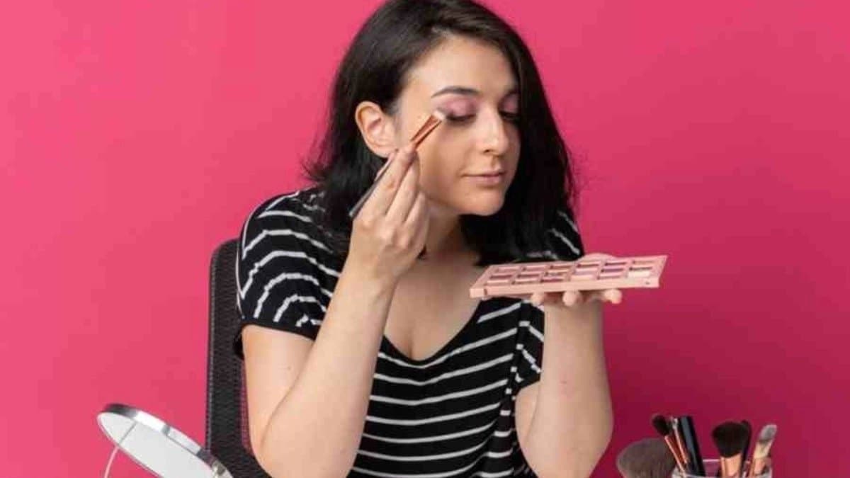 How to Makeup quickly at office before going Pandal hopping